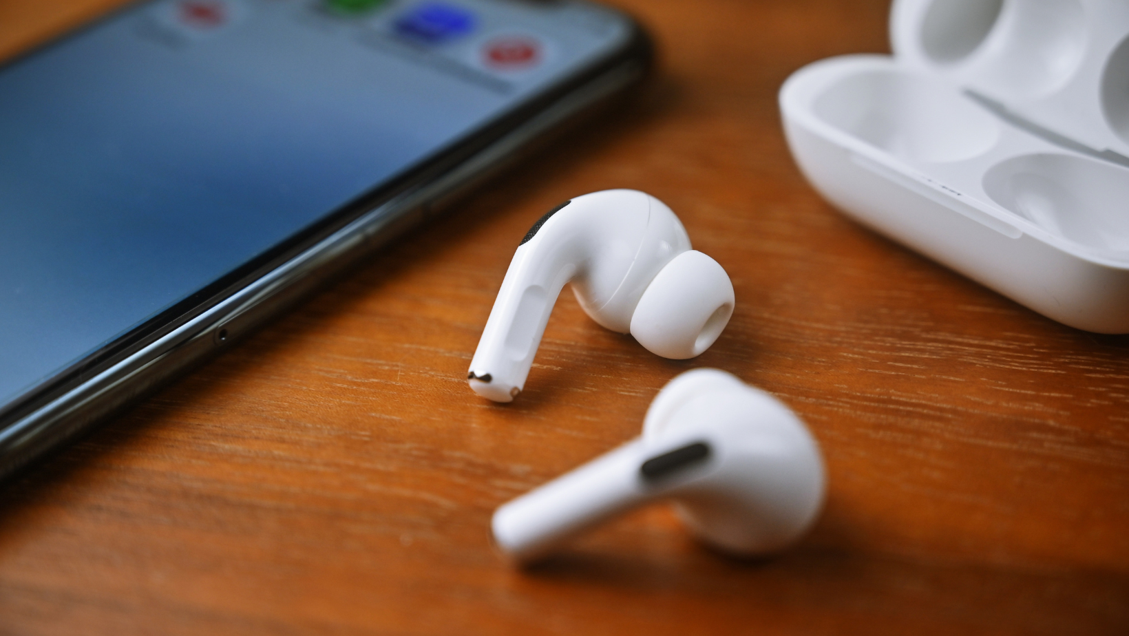 How AirPods Update Automatically