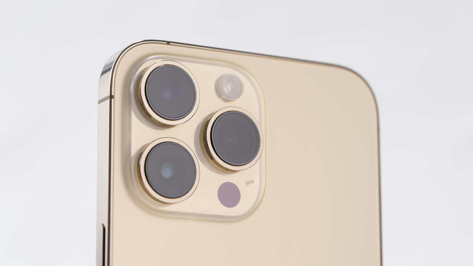 The Final Verdict on iPhone 15 vs 16… or Should You Wait for iPhone 17?