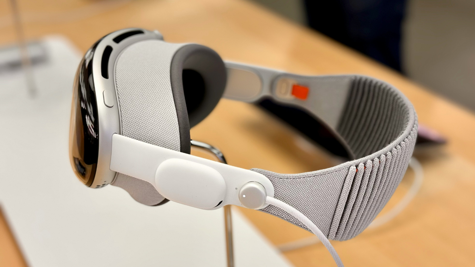 What’s New in the Apple Vision Pro M5