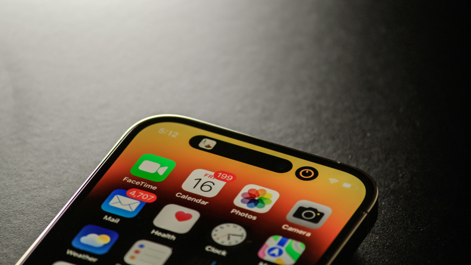 Apple’s Built-In Apps That Are Actually Useful on the iPhone 17 Dynamic Island
